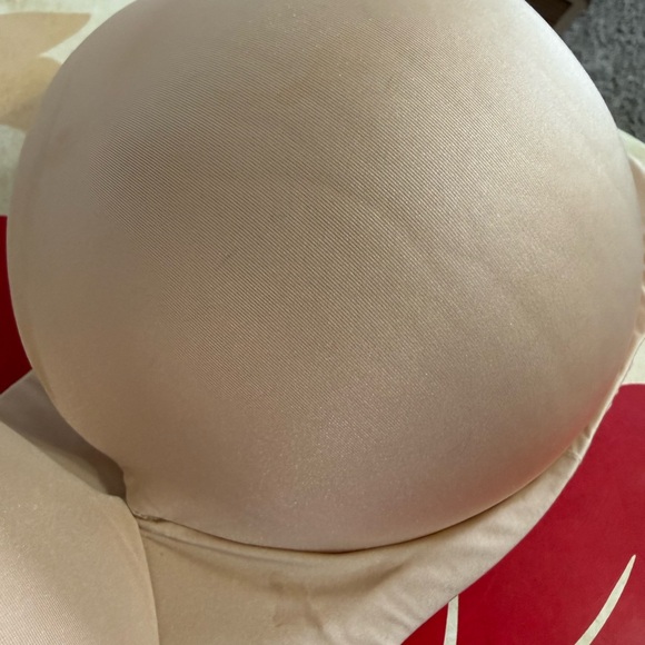 SKIMS Strapless Nude Push-Up Bra - Picture 5 of 5